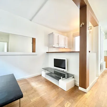 - 16 - Passy Apartment *